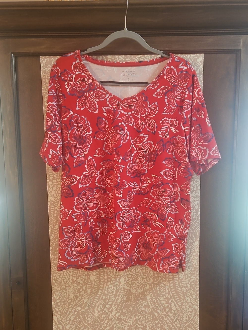 Talbots Red Floral V-Neck Short Sleeve Tee